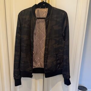 Women’s reversible Camouflage Bomber Jacket